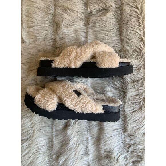 UGG Fuzz Sugar Slide Sandal in Natural / Black Size US 9 - Picture 3 of 11